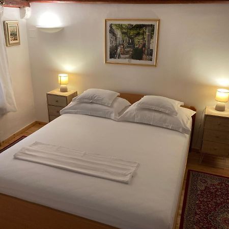 Guesthouse Vicelic 1 ดูบรอฟนิก ภายนอก รูปภาพ