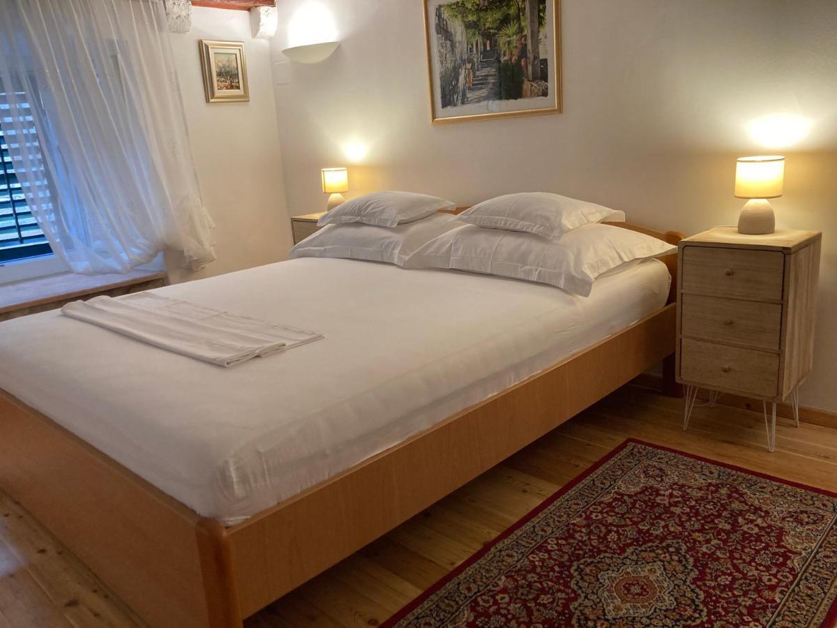 Guesthouse Vicelic 1 ดูบรอฟนิก ภายนอก รูปภาพ